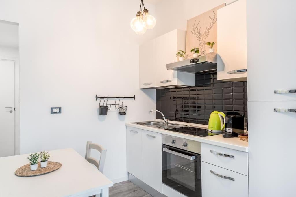 2 Minutes From Central Station-Exclusive Open Space Милано Екстериор снимка