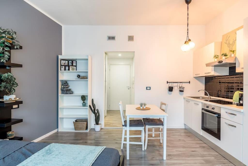 2 Minutes From Central Station-Exclusive Open Space Милано Екстериор снимка